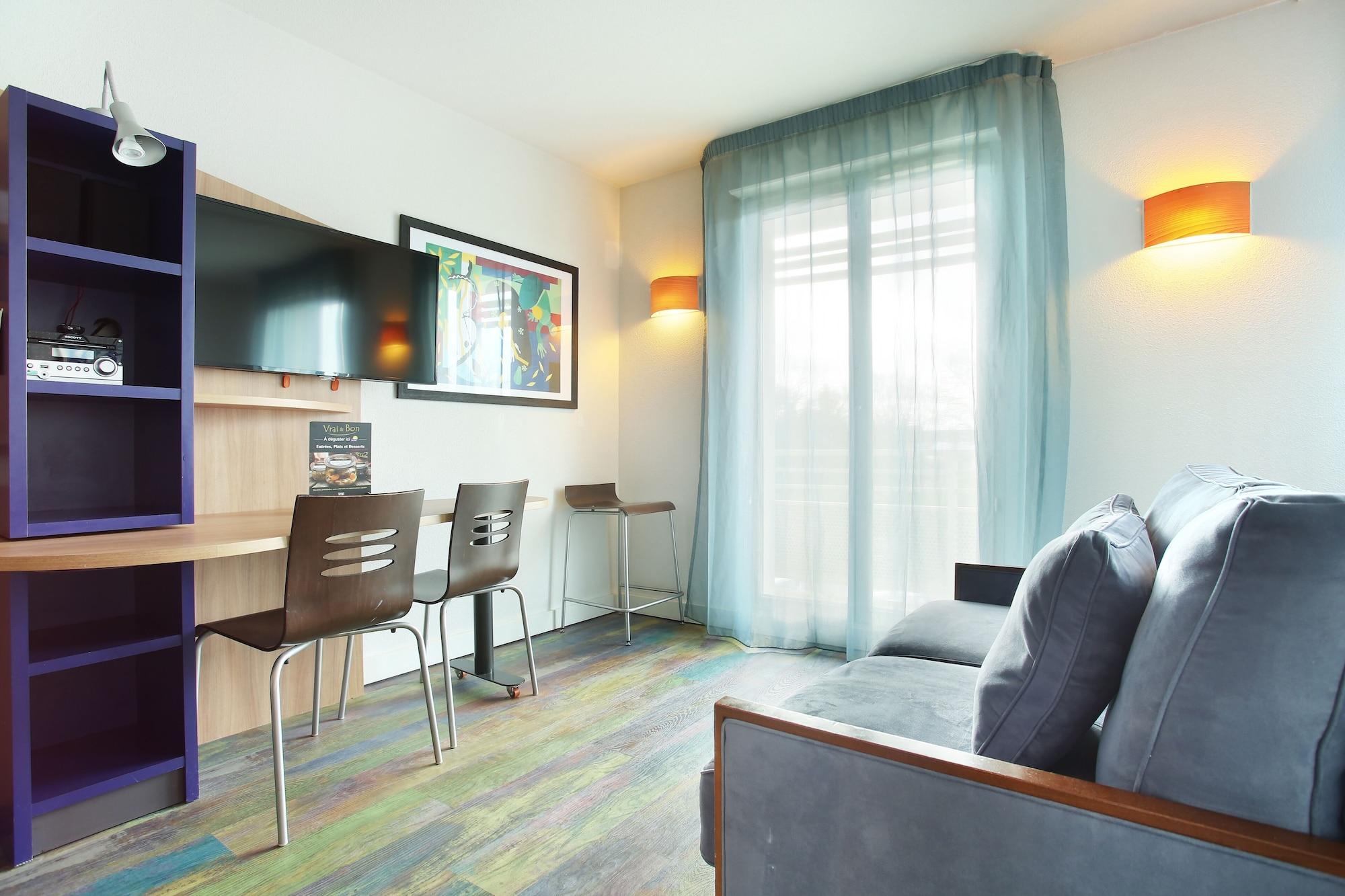 Suite-Home Orleans-Saran Eksteriør bilde