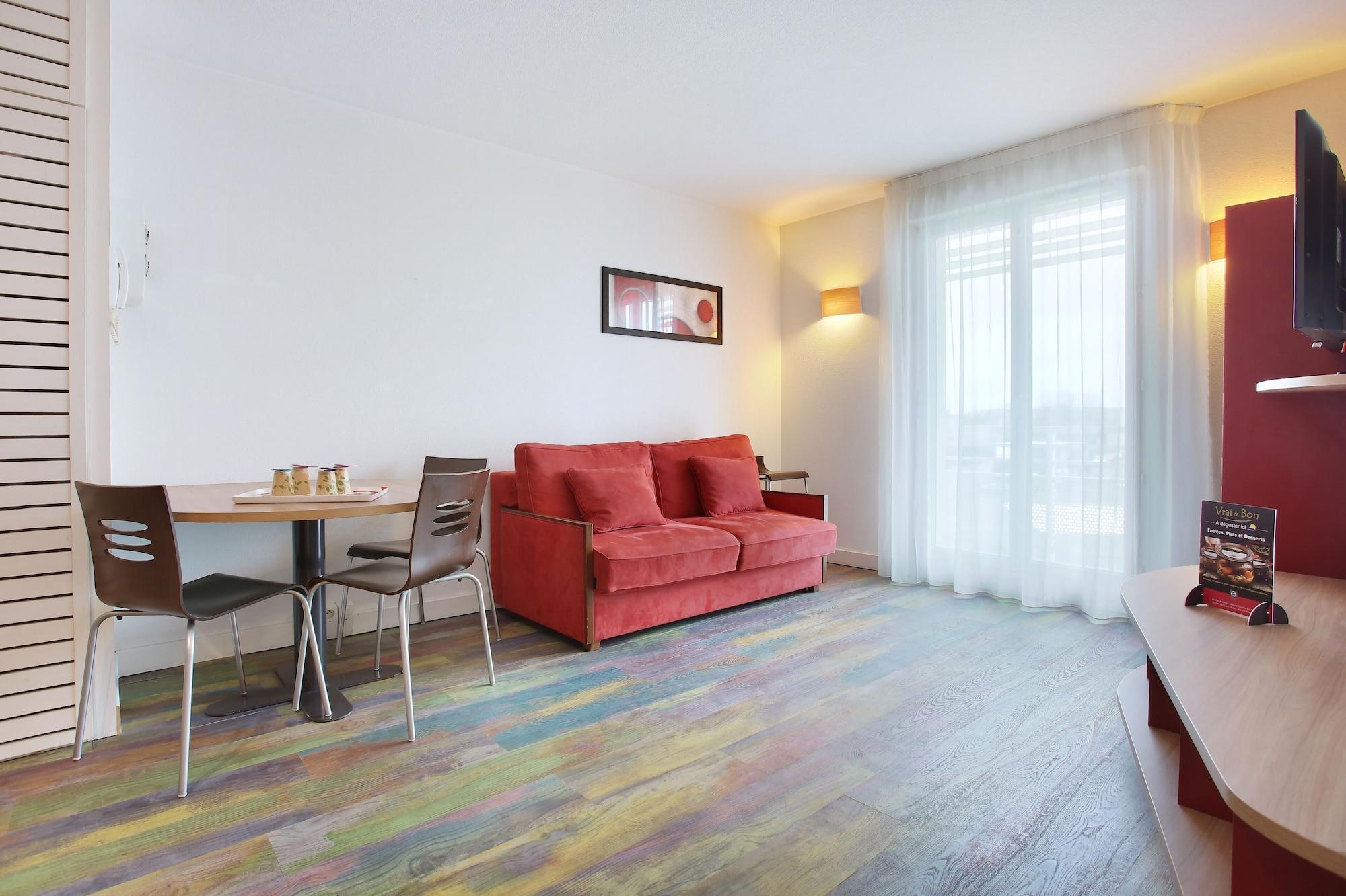 Suite-Home Orleans-Saran Eksteriør bilde