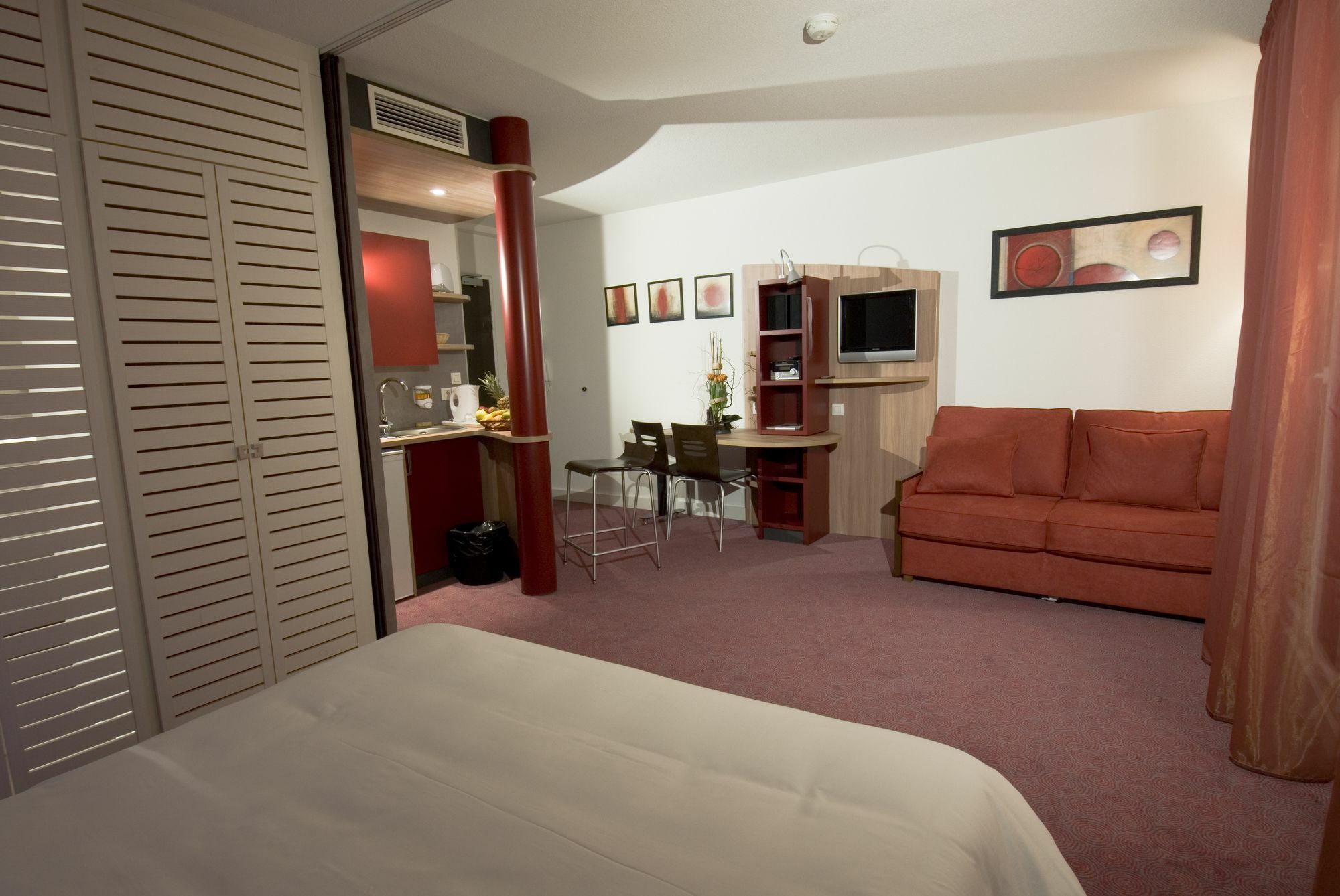 Suite-Home Orleans-Saran Eksteriør bilde