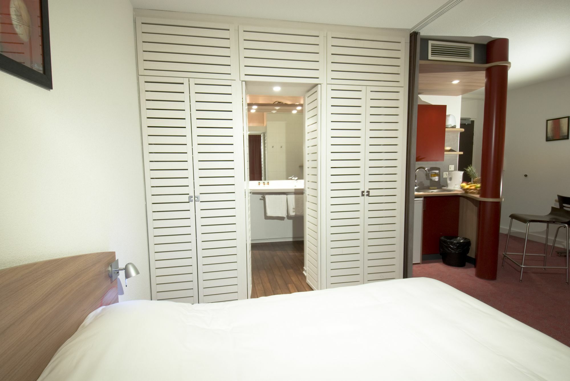 Suite-Home Orleans-Saran Eksteriør bilde