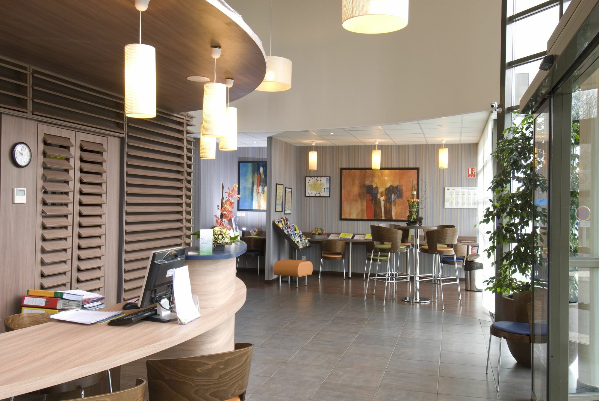 Suite-Home Orleans-Saran Eksteriør bilde